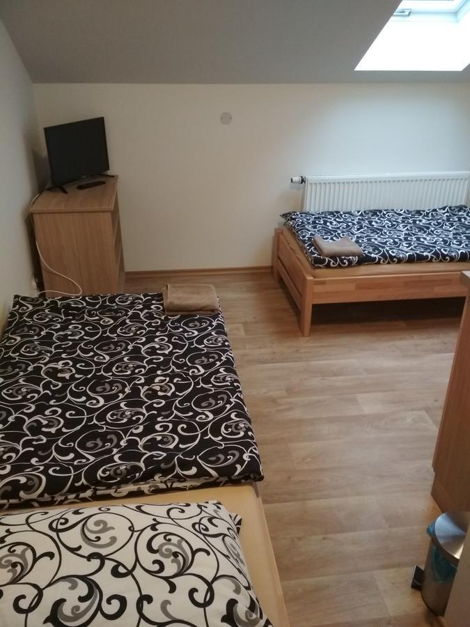 Penzion Pod Kaštany Kvasice Bagian luar foto